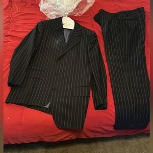 Mens 2 piece suit 42L